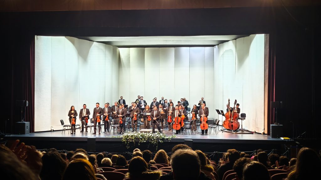 Orquesta Filarmónica de Temuco presenta su octavo concierto de Temporada “Un Canto por la Paz” bajo la dirección del compositor chileno Carlos Zamora 1 Orquesta Filarmónica de Temuco presenta su octavo concierto de Temporada “Un Canto por la Paz” bajo la dirección del compositor chileno Carlos Zamora