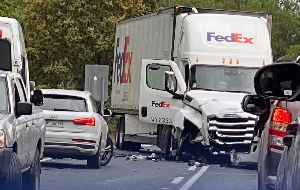 Dos personas fallecidas deja una violenta colisión de dos vehículos en la ruta Villarrica-Freire 1 Dos personas fallecidas deja una violenta colisión de dos vehículos en la ruta Villarrica-Freire