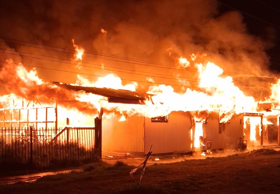 Identifican a las últimas víctimas del trágico incendio en hogar de Comuy en Pitrufquén 1 Incendio en Pitrufquén que afectó a un hogar de adultos mayores en el sector Comuy